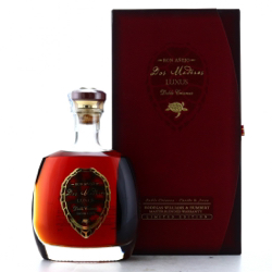 Image of the front of the bottle of the rum Dos Maderas Luxus Double Crianza