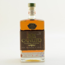 Image of the front of the bottle of the rum Ron Canuto Superior Rum