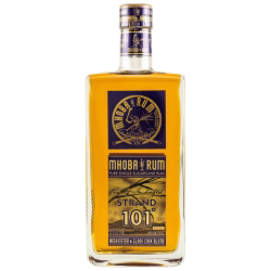 Image of the front of the bottle of the rum Strand 101