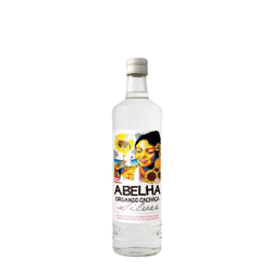 Image of the front of the bottle of the rum Abelha Organic Cachaça
