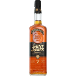 Image of the front of the bottle of the rum 7 Ans