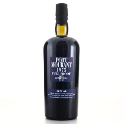 Image of the front of the bottle of the rum PM