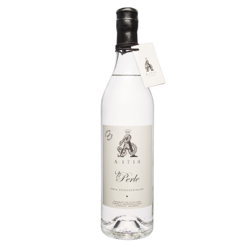 Image of the front of the bottle of the rum A1710 La Perle