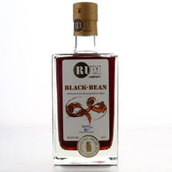 Image of the front of the bottle of the rum Black-Bean