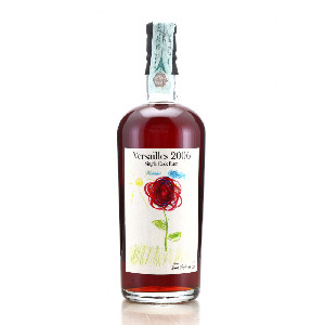 Image of the front of the bottle of the rum Versailles 2006