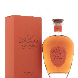 Image of the front of the bottle of the rum El Pasador Pasión