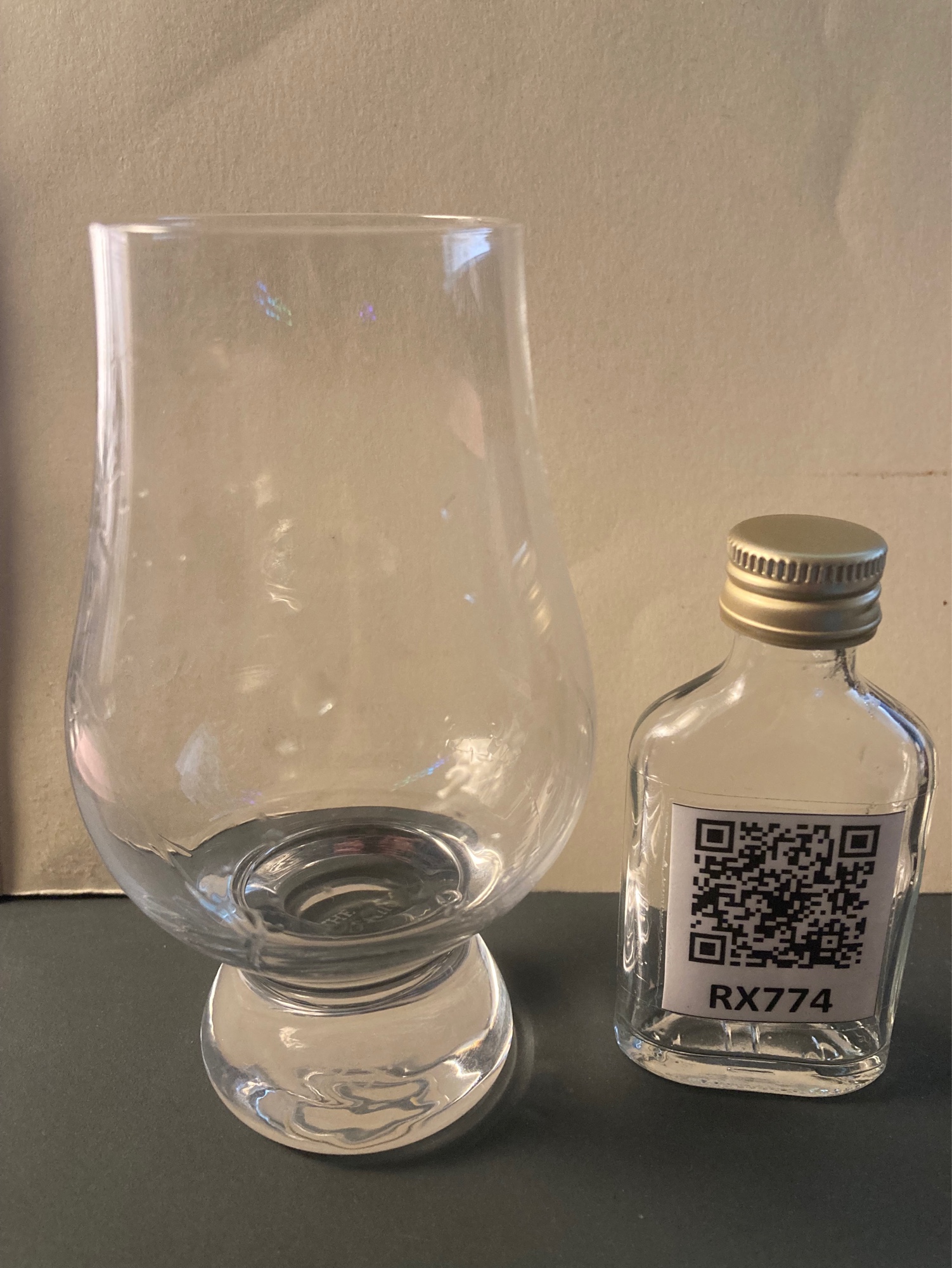 Photo of the bottle taken from user HenryL