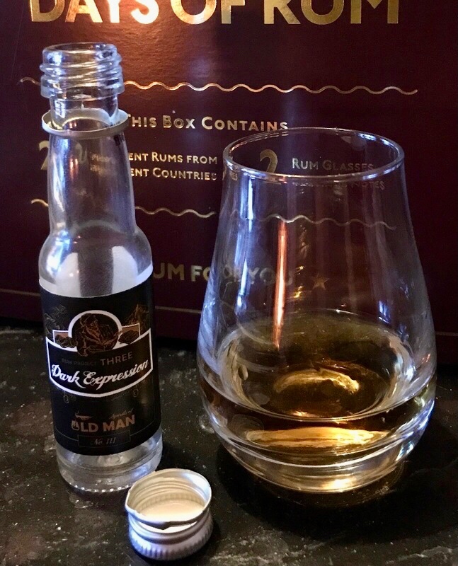 Photo of the bottle taken from user Stefan Persson