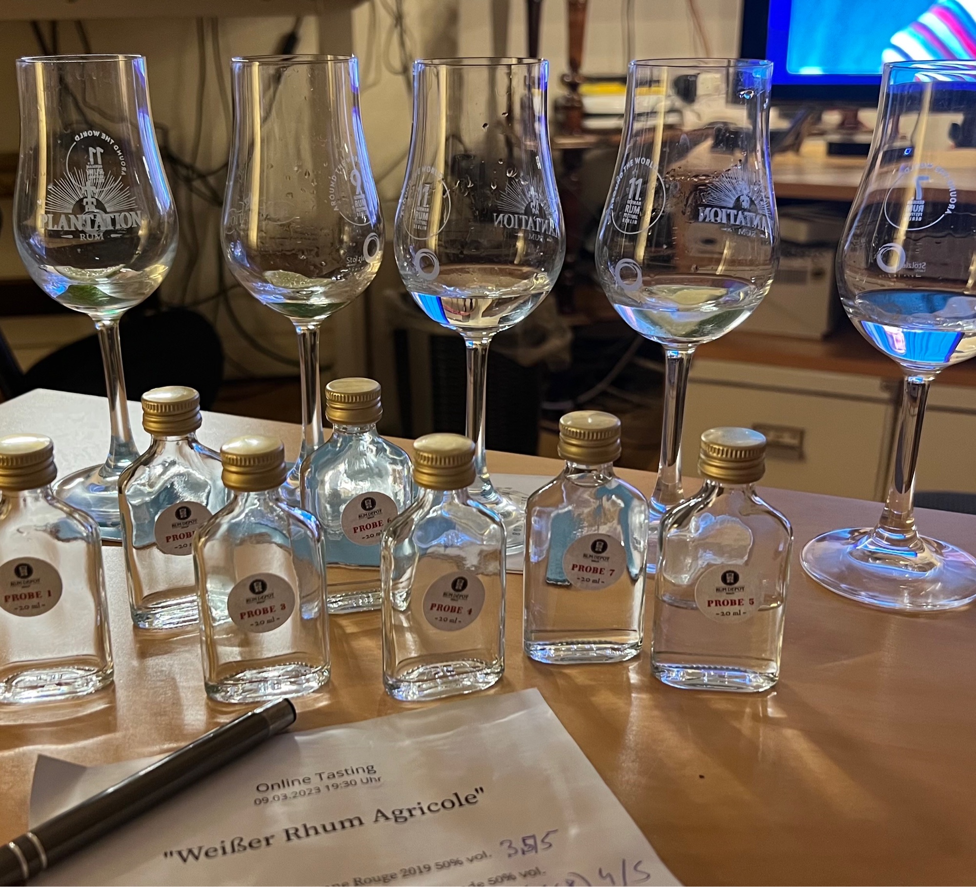 Photo of the bottle taken from user Han