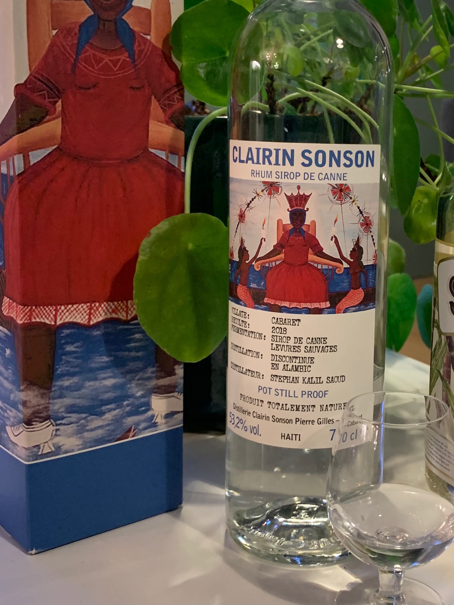 Photo of the bottle taken from user Sylvain44