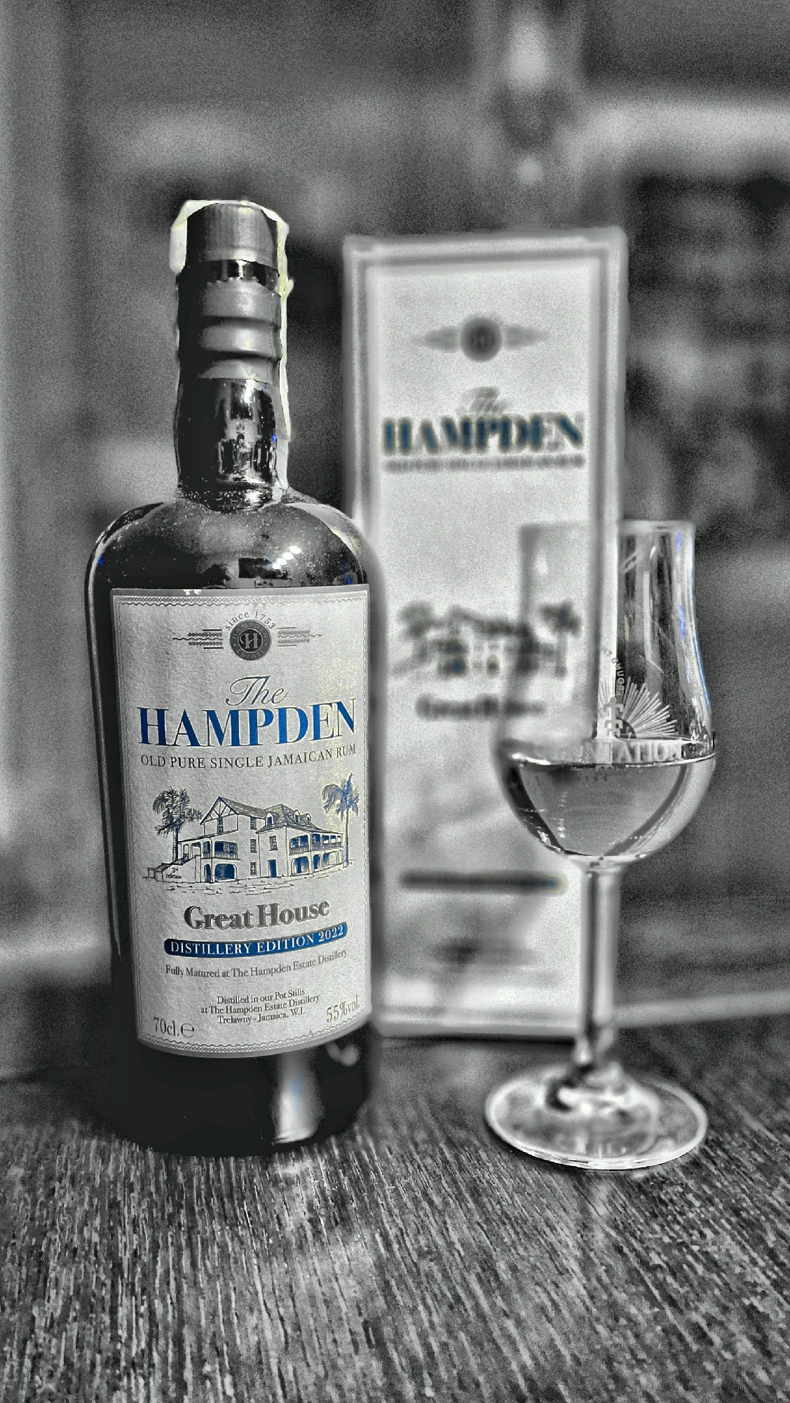 Photo of the bottle taken from user Thomas
