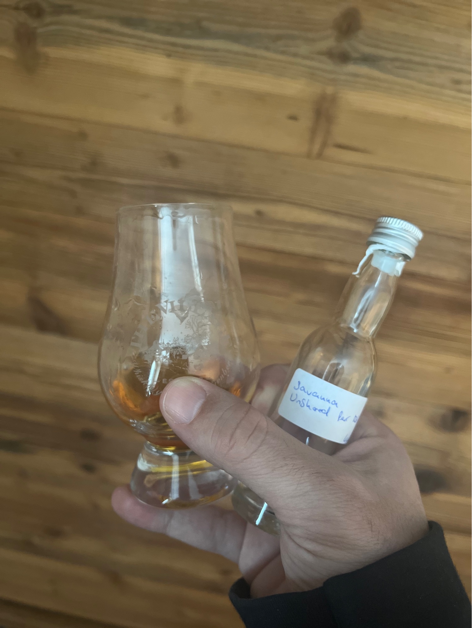 Photo of the bottle taken from user Serge
