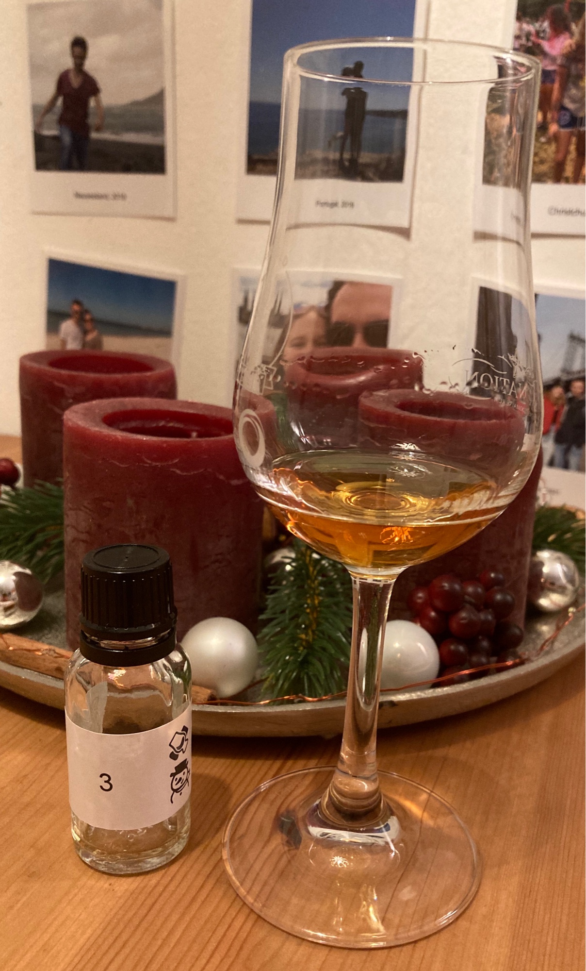 Photo of the bottle taken from user HenryL