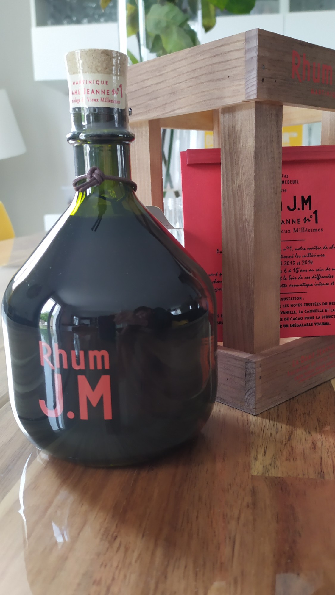 Photo of the bottle taken from user Rodolphe