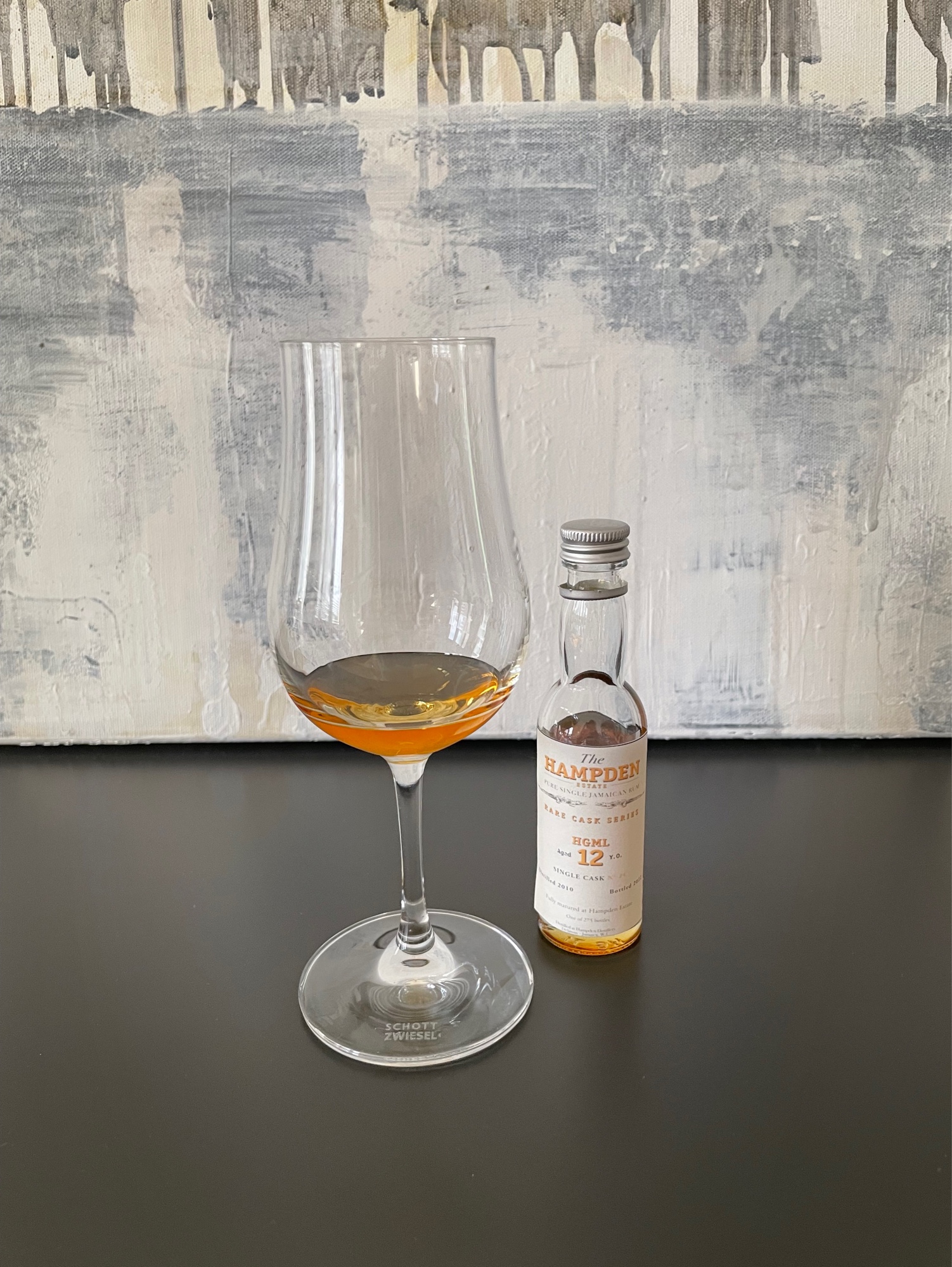 Photo of the bottle taken from user Adrian Wahl