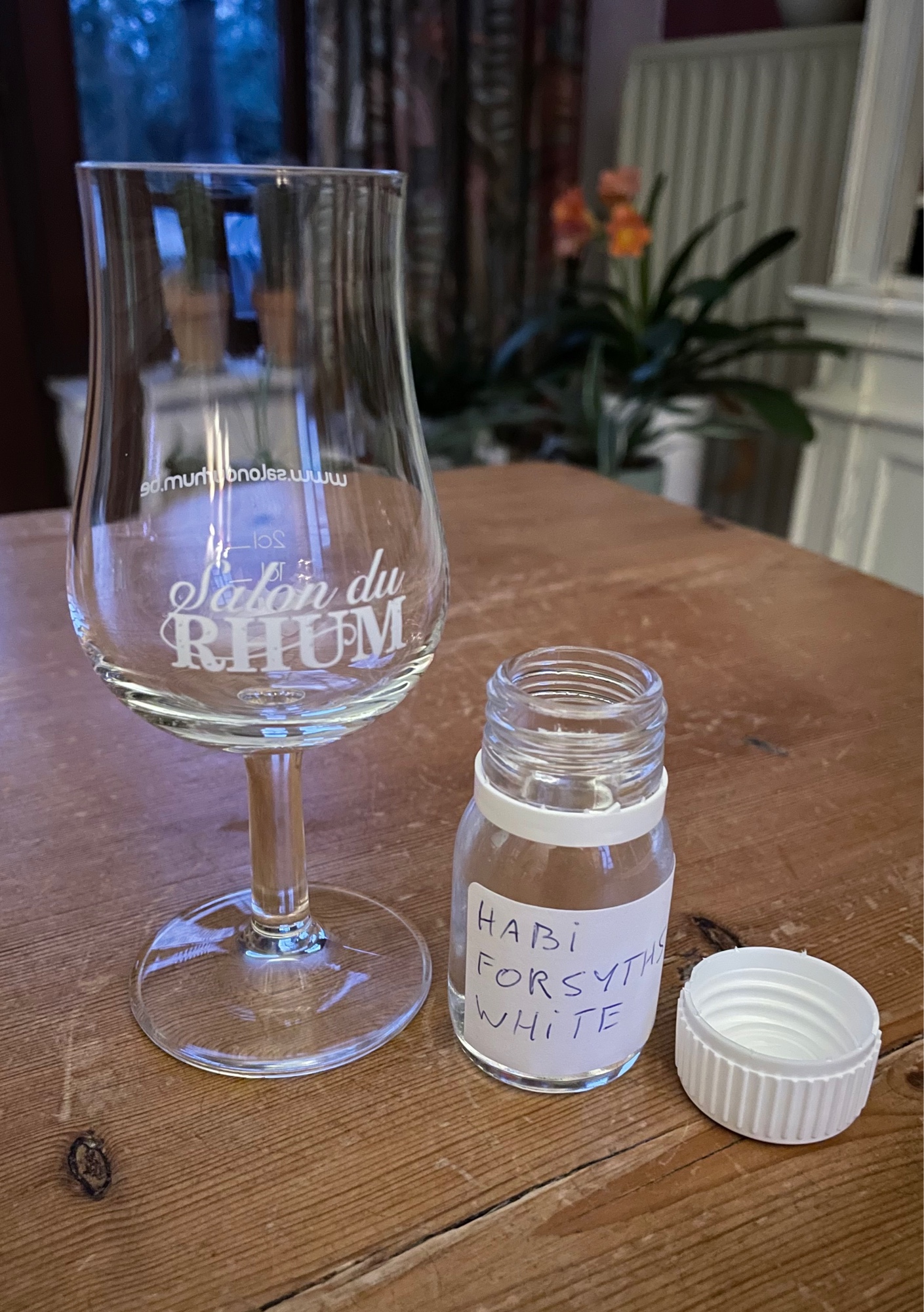 Photo of the bottle taken from user Rare Akuma