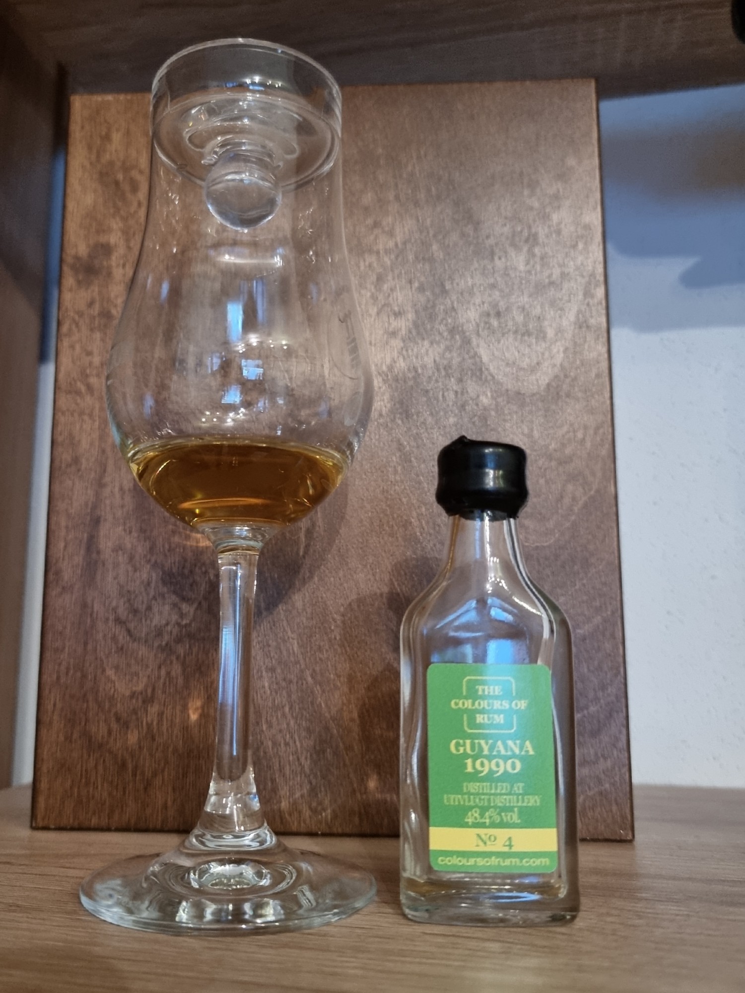 Photo of the bottle taken from user SaibotZtar 