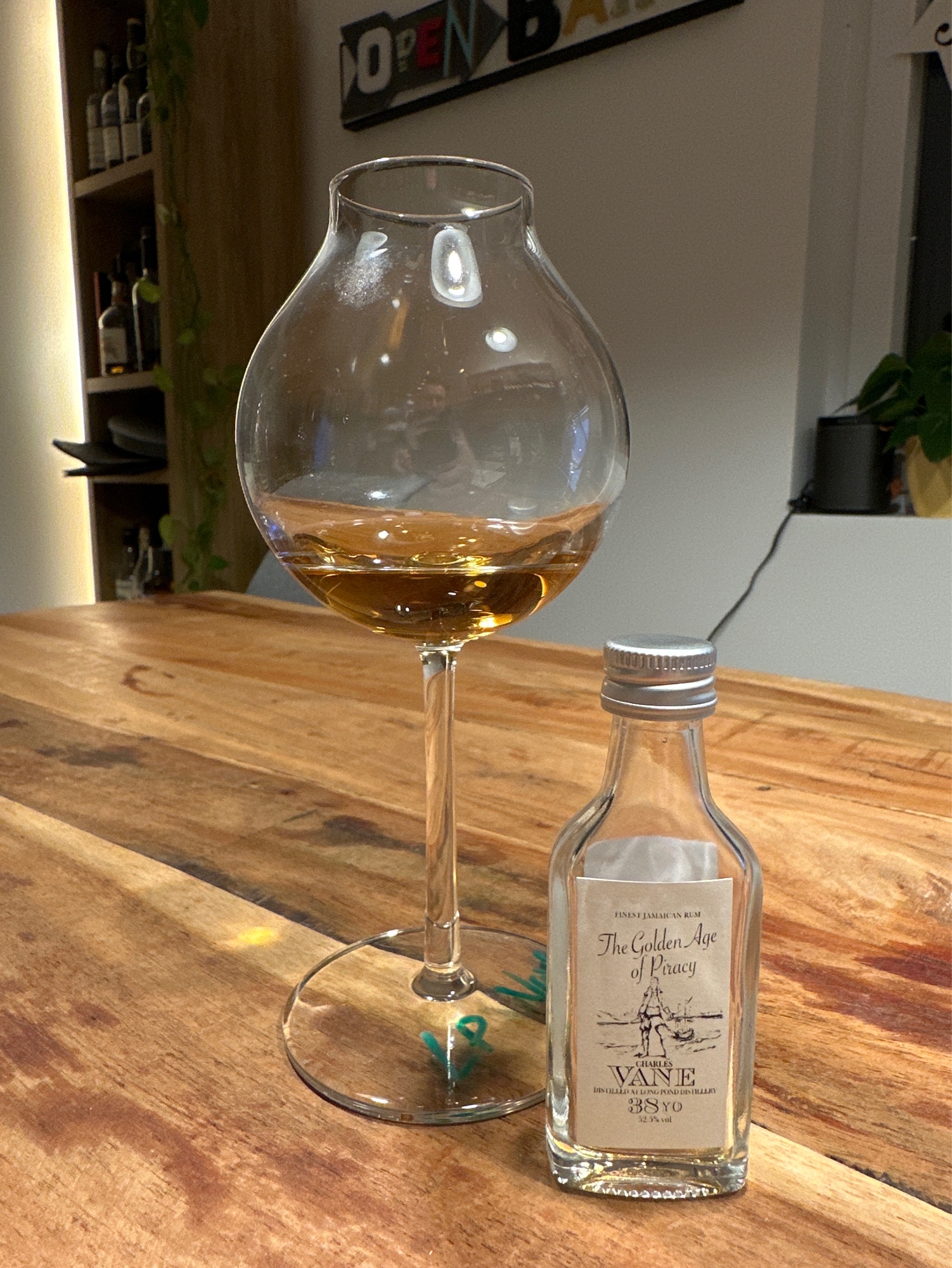 Photo of the bottle taken from user Oliver