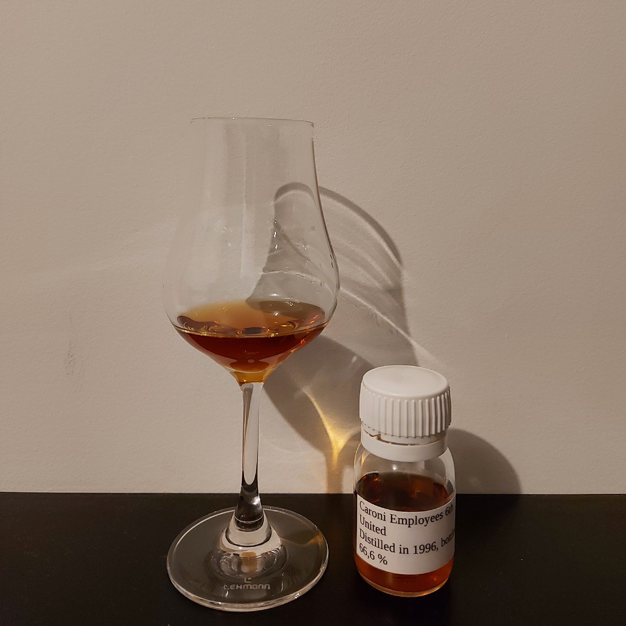 Photo of the bottle taken from user Maxence