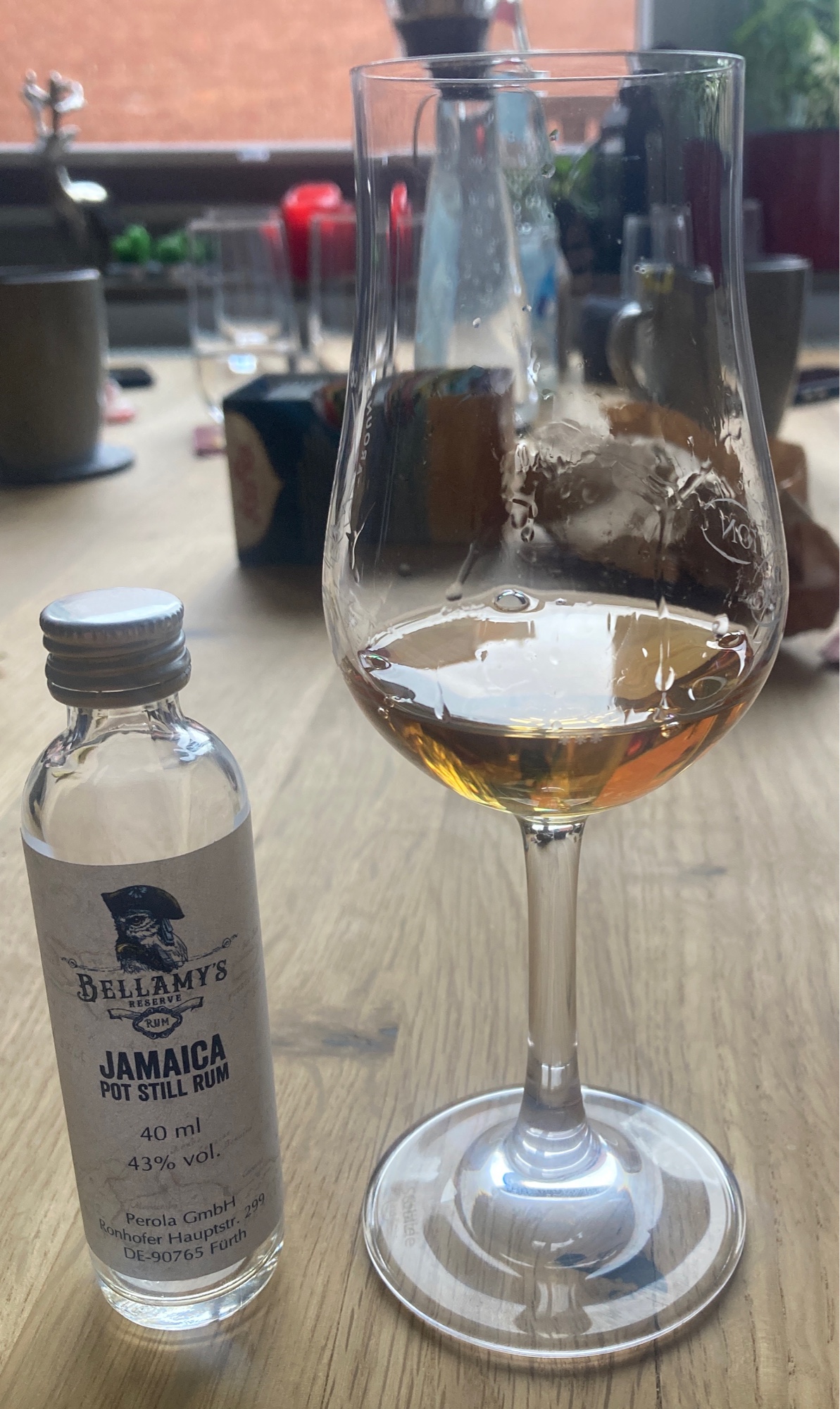 Photo of the bottle taken from user HenryL