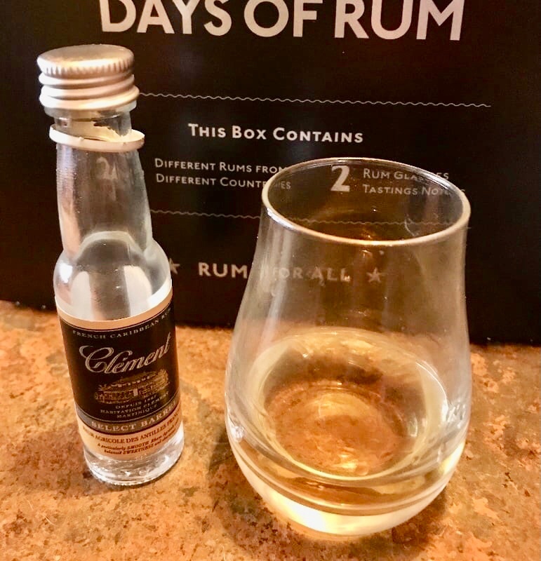 Photo of the bottle taken from user Stefan Persson