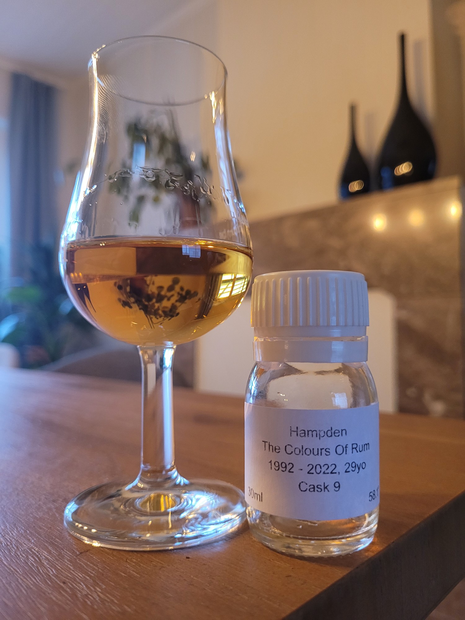 Photo of the bottle taken from user Sebastian.W