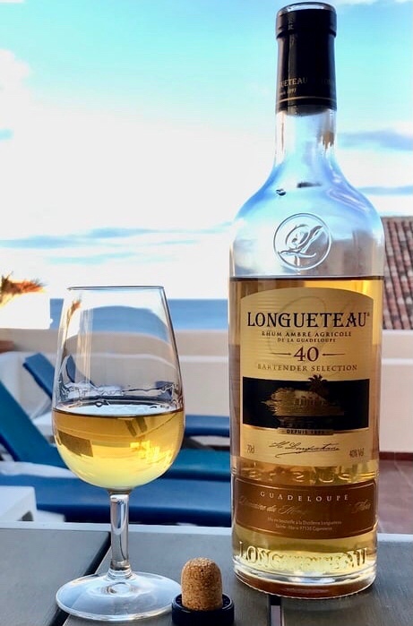 Photo of the bottle taken from user Stefan Persson