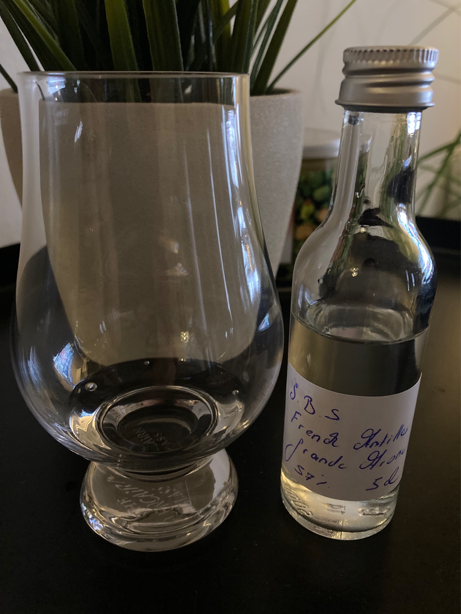 Photo of the bottle taken from user HenryL