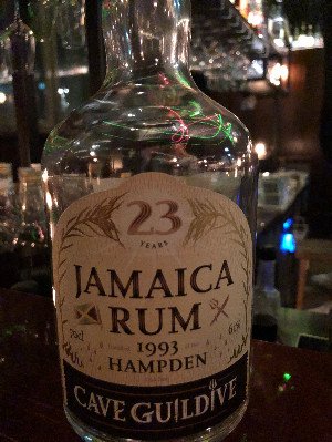 Photo of the rum Jamaica Rum <>H taken from user Tschusikowsky