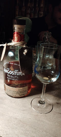 Photo of the rum Angostura Tribute Distiller‘s Cut taken from user Gunnar Böhme "Bauerngaumen" 🤓