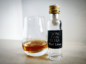 Photo of the rum Non Plus Ultra Black Edition Rum taken from user The little dRUMmer boy AkA rum_sk