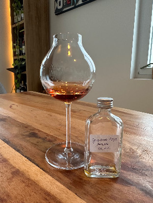 Photo of the rum Guyana Single Cask Rum taken from user Oliver