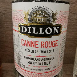 Photo of the rum Dillon Blanc Canne Rouge - Récolte 2019 taken from user Beach-and-Rum 🏖️🌴