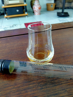Photo of the rum SMF taken from user Djehey