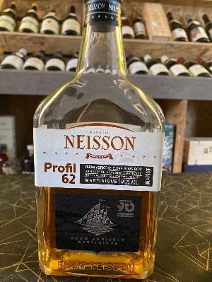 Photo of the rum Profil 62 (90ans distillerie) taken from user TheRhumhoe