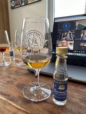 Photo of the rum Rum Artesanal Burke‘s Seamaster Blended Rum taken from user Oliver