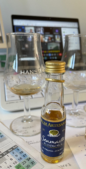 Photo of the rum Rum Artesanal Burke‘s Seamaster Blended Rum taken from user Frank