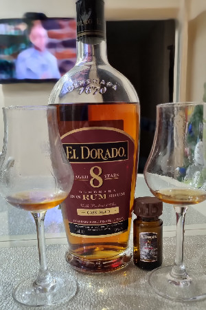 Photo of the rum El Dorado 8 taken from user M@xiM