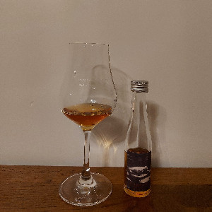 Photo of the rum Old Legend Trinidad Rum taken from user Maxence