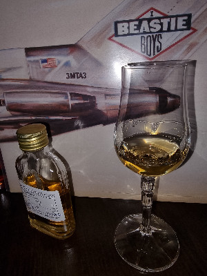 Photo of the rum MDR taken from user BjörnNi 🥃