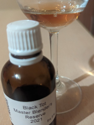 Photo of the rum Black Tot Rum Master Blender’s Reserve 2021 taken from user Christian Rudt