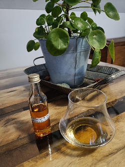 Photo of the rum Black Tot Rum Master Blender’s Reserve 2021 taken from user Tim 