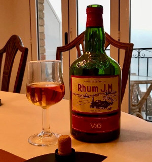 Photo of the rum VO taken from user Stefan Persson
