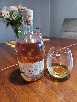Photo of the rum Montebello LA RENCONTRE (Distillerie des Menhirs) taken from user LukaŽiga