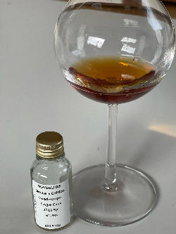 Photo of the rum Guadeloupe Single Cask 2018 taken from user Thunderbird