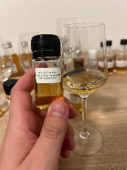 Photo of the rum Rum of the World Single Cask taken from user Pavol Klabník