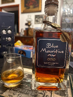 Photo of the rum Blue Mauritius Gold taken from user Leos