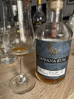 Photo of the rum Rum Artesanal Guyana Rum PM taken from user Frank