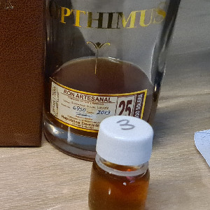 Photo of the rum Opthimus 25 Años taken from user Steffmaus🇩🇰