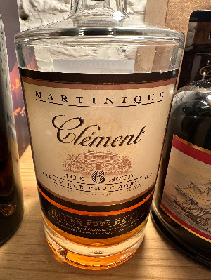 Photo of the rum Clément Six Ans D‘Âge taken from user xJHVx